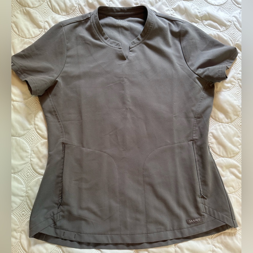 Jannuu Gray Moto scrub set